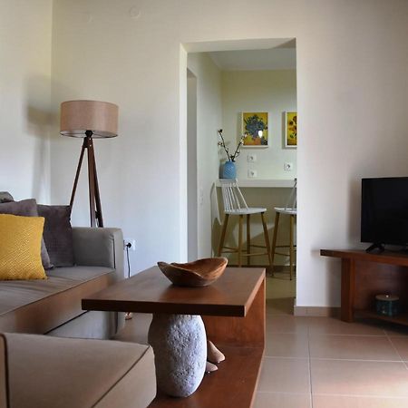 Nelleas Home Αδάμας Εξωτερικό φωτογραφία