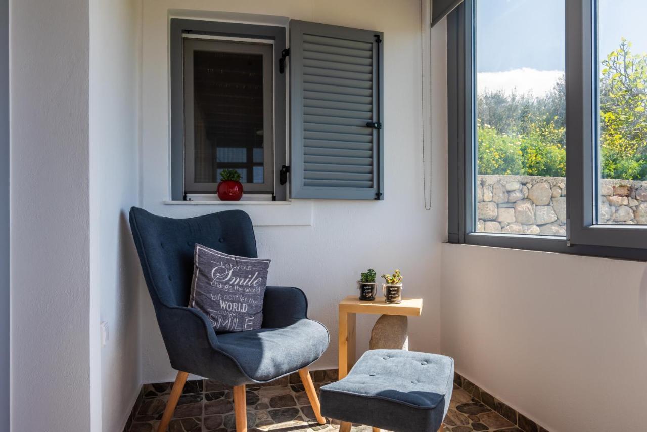 Nelleas Home Αδάμας Εξωτερικό φωτογραφία